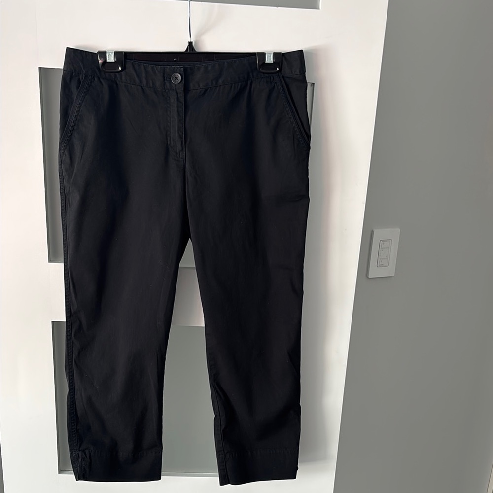 Tommy Bahama Relax Black  Capri Pants size 6
